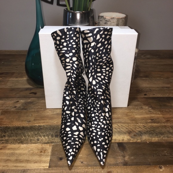 New Balenciaga Printed Spandex Sock Knife Booties - Picture 3 of 8